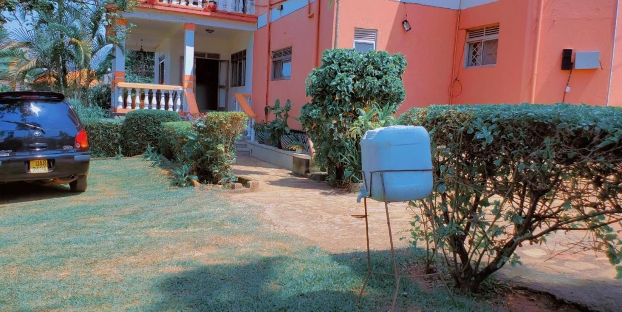 La Feve Beach Bed And Breakfast Entebbe 恩德培 外观 照片