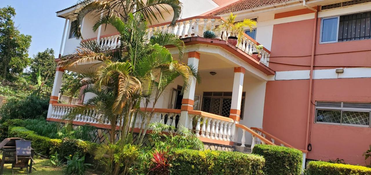 La Feve Beach Bed And Breakfast Entebbe 恩德培 外观 照片