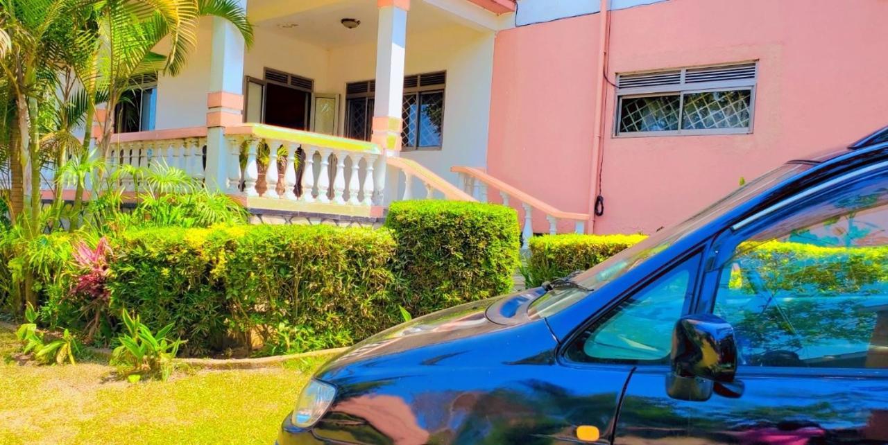 La Feve Beach Bed And Breakfast Entebbe 恩德培 外观 照片