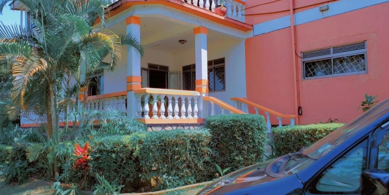 La Feve Beach Bed And Breakfast Entebbe 恩德培 外观 照片