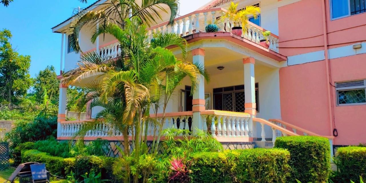 La Feve Beach Bed And Breakfast Entebbe 恩德培 外观 照片