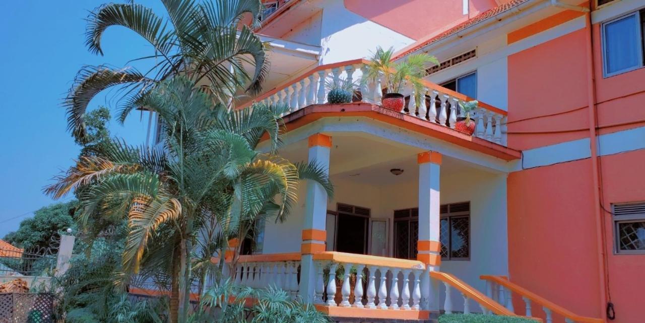 La Feve Beach Bed And Breakfast Entebbe 恩德培 外观 照片